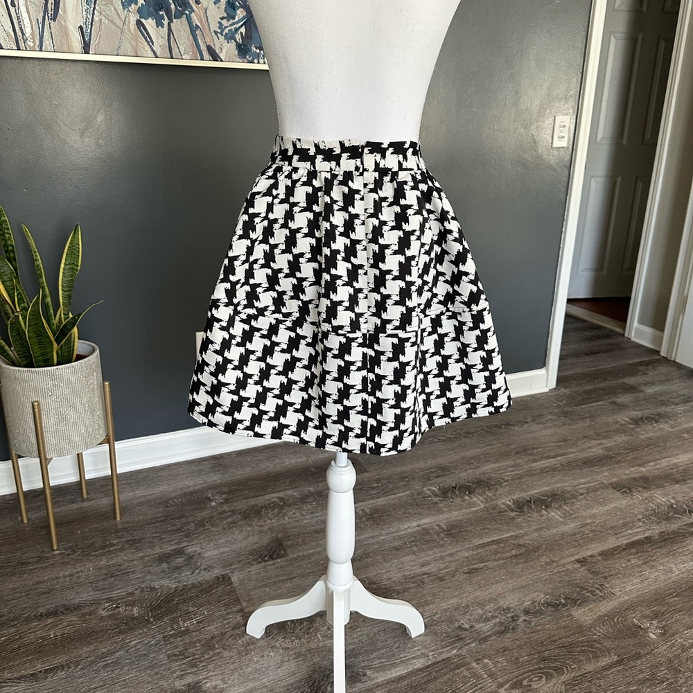 Express skirt.